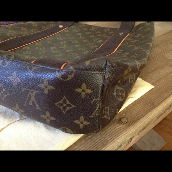 Monogram - Picture 3 of 5